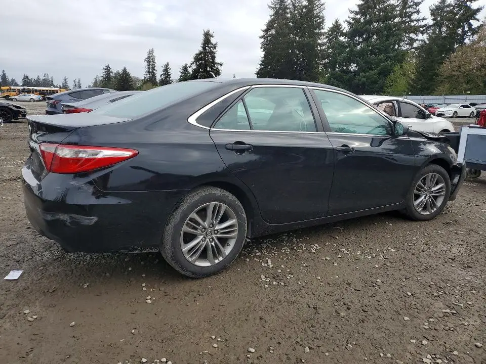 2015 TOYOTA CAMRY SE  