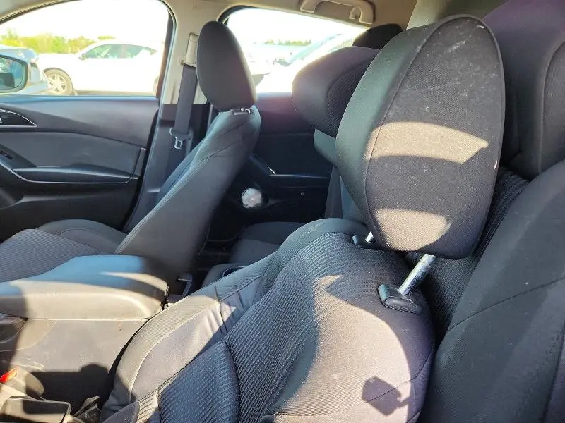 2015 MAZDA 3 TOURING  