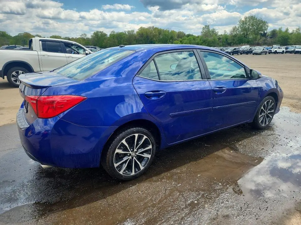 2017 TOYOTA COROLLA SE  