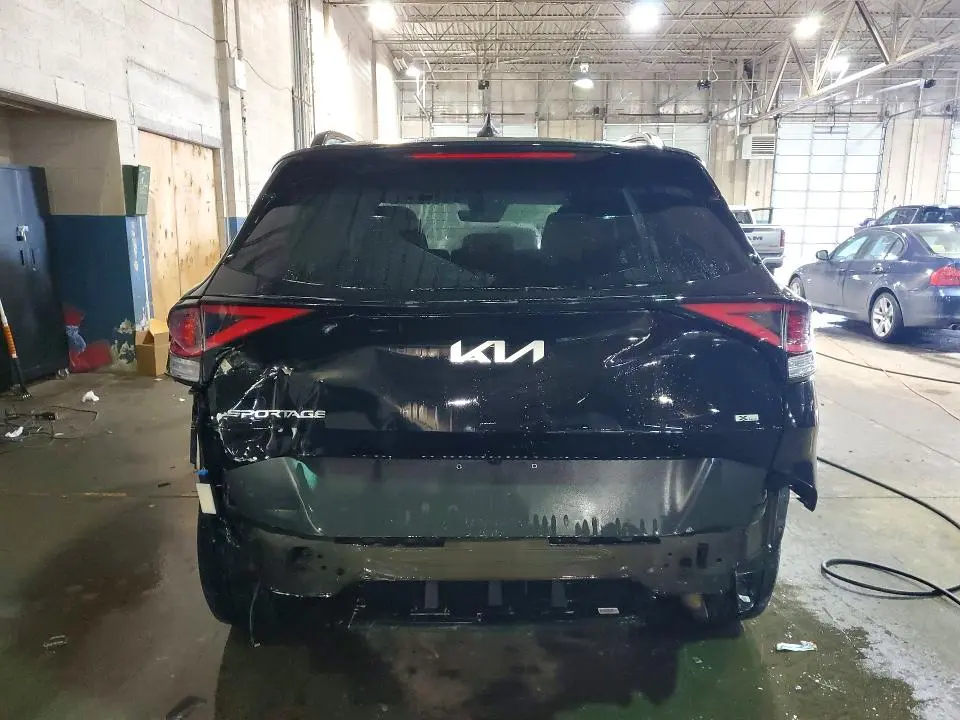 2023 KIA SPORTAGE X-LINE  