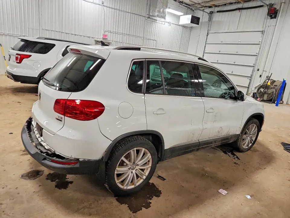 2016 VOLKSWAGEN TIGUAN S  