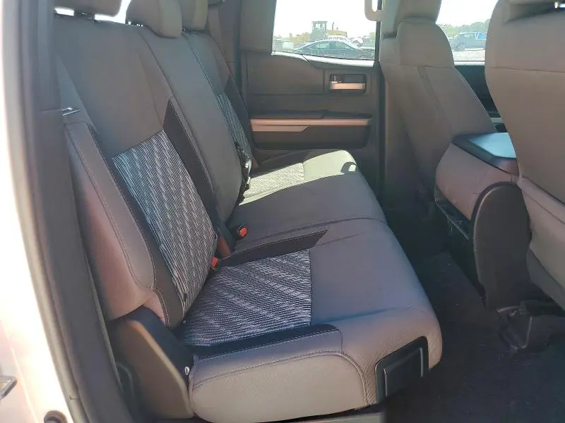 2019 TOYOTA TUNDRA SR5  