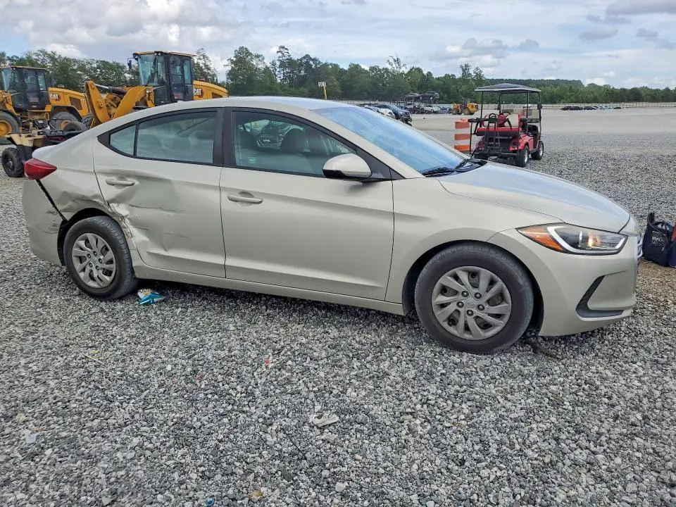 2017 HYUNDAI ELANTRA SE  
