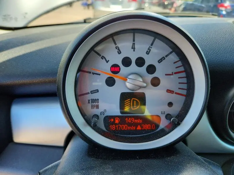2010 MINI COOPER   