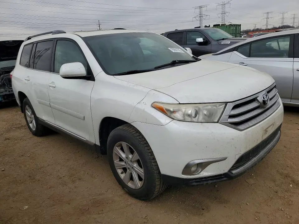 2012 TOYOTA HIGHLANDER SE  