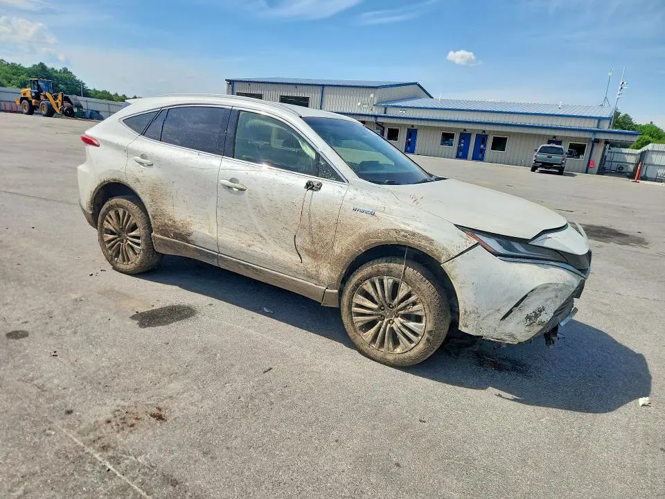 2021 TOYOTA VENZA XLE  