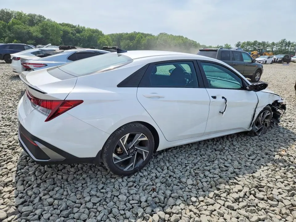 2025 HYUNDAI ELANTRA SEL SPORT  