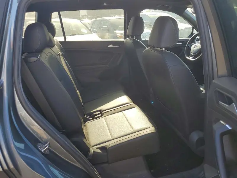2020 VOLKSWAGEN TIGUAN SE  