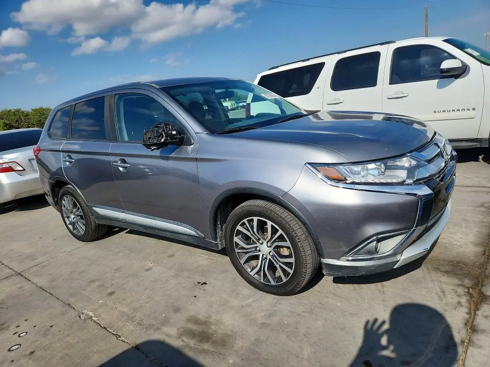2018 MITSUBISHI OUTLANDER SE  