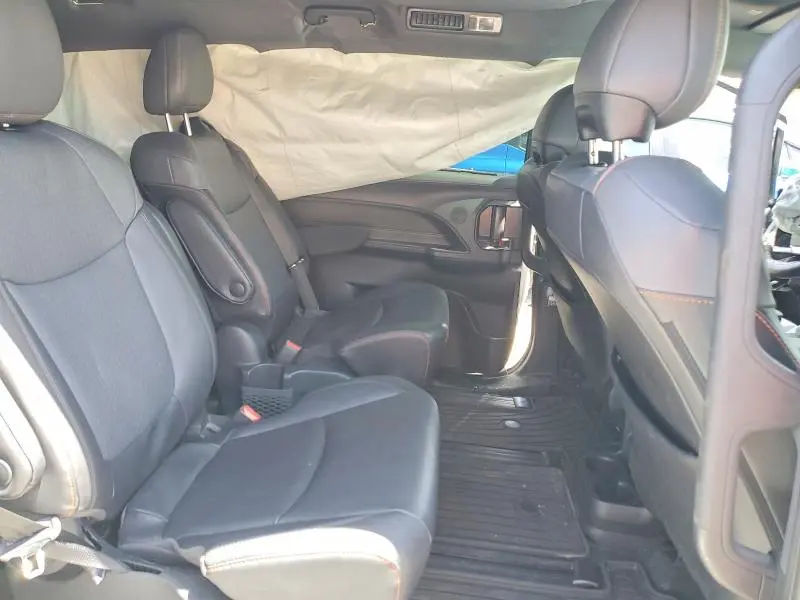 2023 TOYOTA SIENNA XSE 7-PASSENGER  