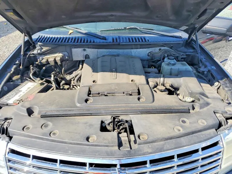2011 LINCOLN NAVIGATOR   