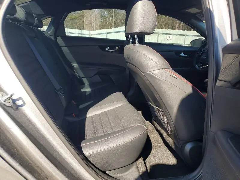 2024 KIA FORTE GT  