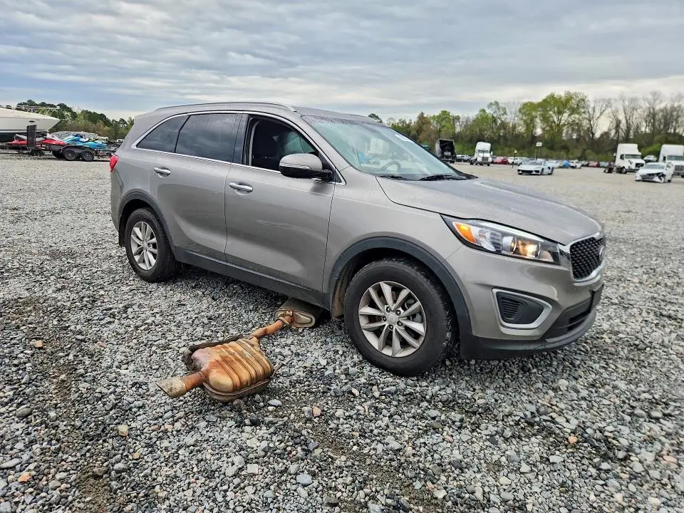 2018 KIA SORENTO LX  