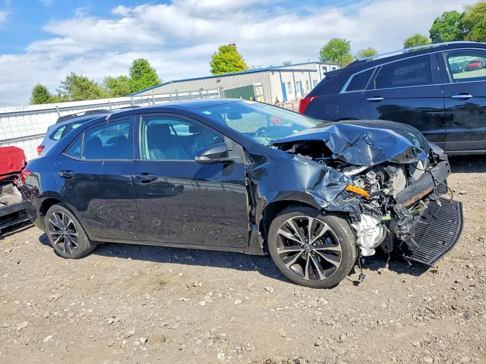 2017 TOYOTA COROLLA SE  