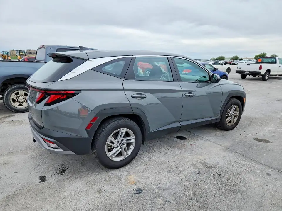 2025 HYUNDAI TUCSON SE  