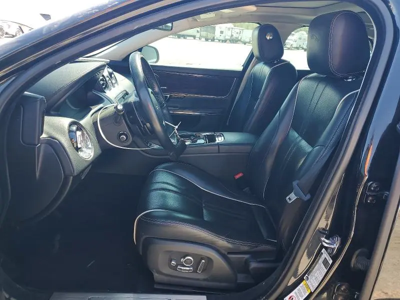 2017 JAGUAR XJ   