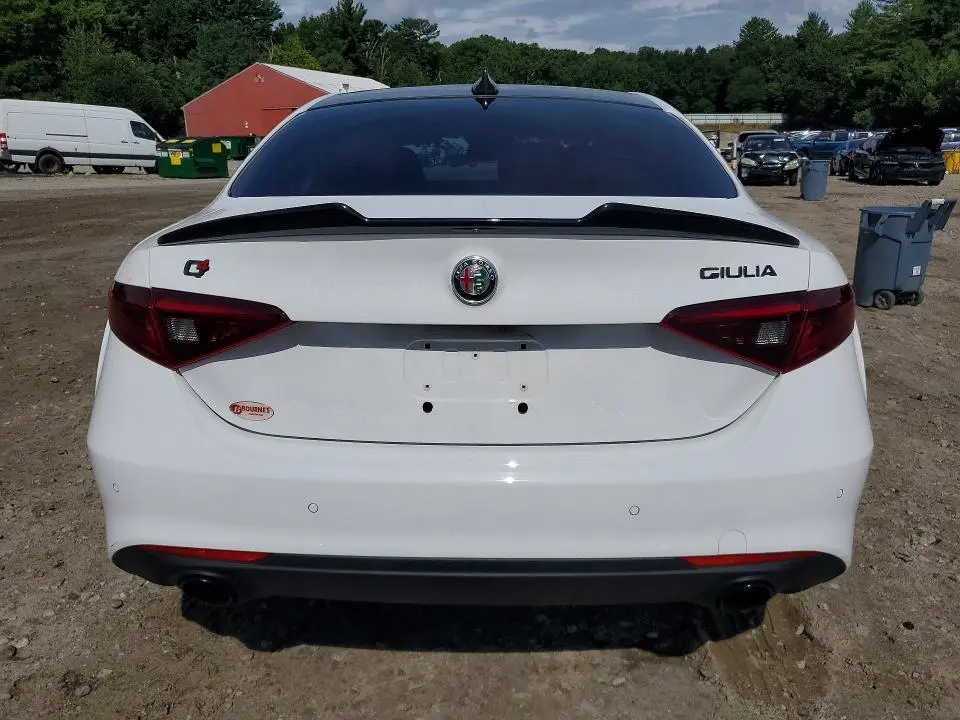 2020 ALFA ROMEO GIULIA TI  