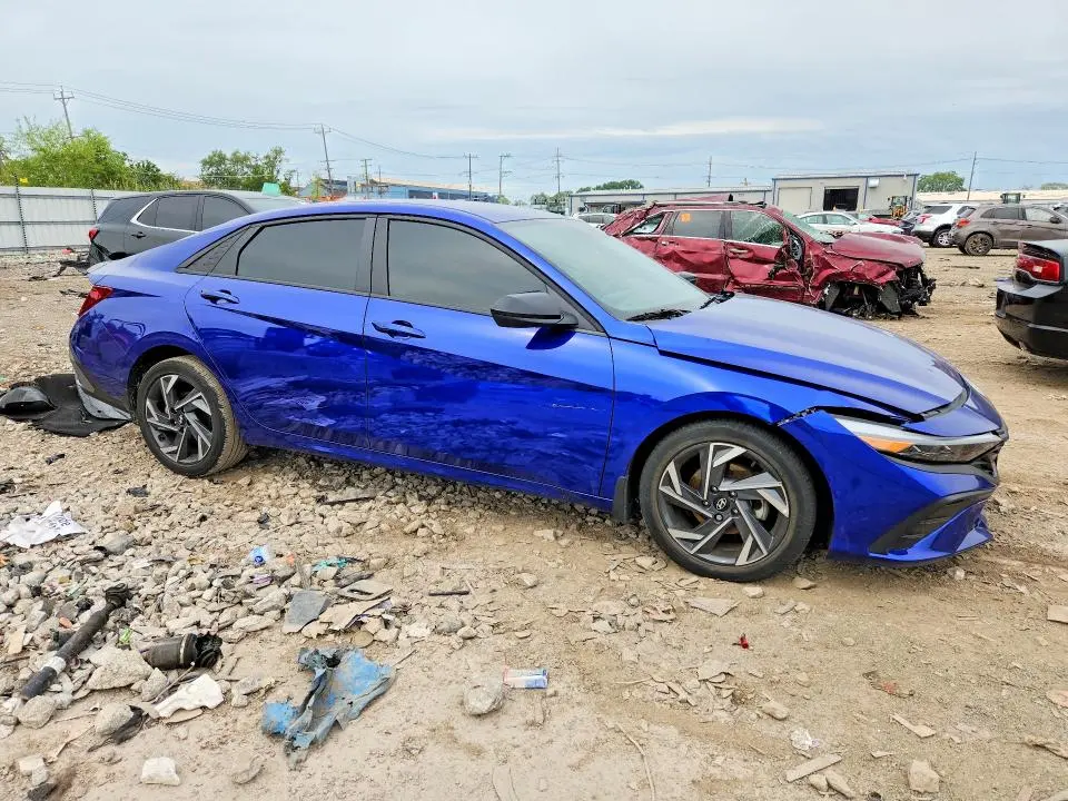 2025 HYUNDAI ELANTRA SEL SPORT  