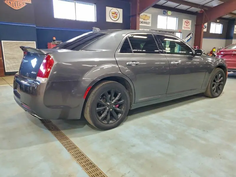 2019 CHRYSLER 300 LIMITED  