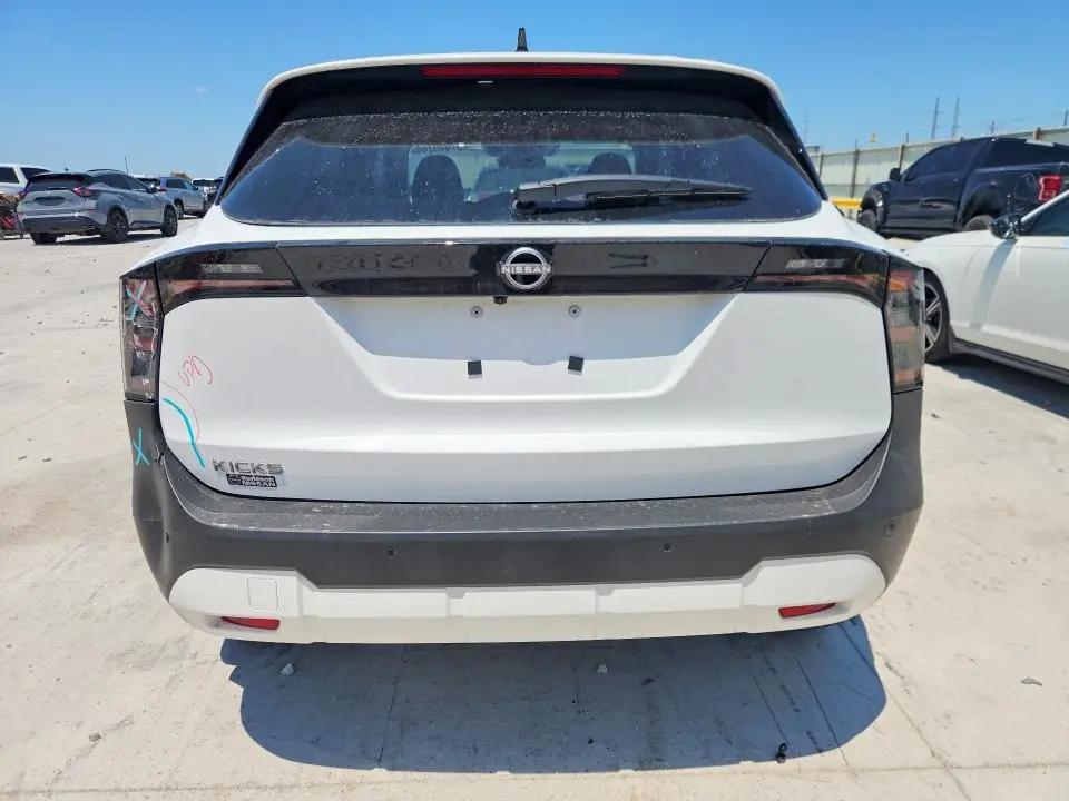 2026 NISSAN KICKS SV  