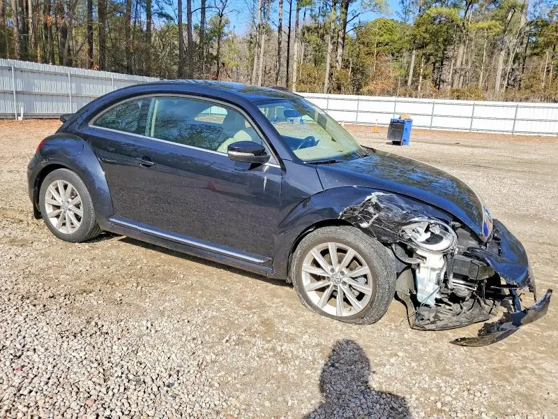 2018 VOLKSWAGEN BEETLE SE  