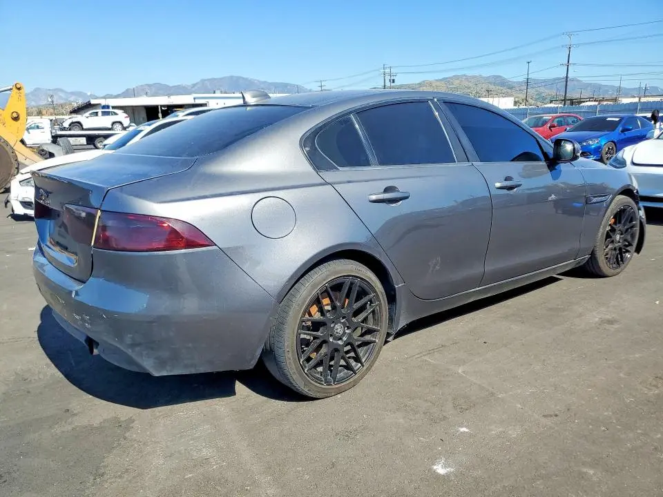 2017 JAGUAR XE PREMIUM  