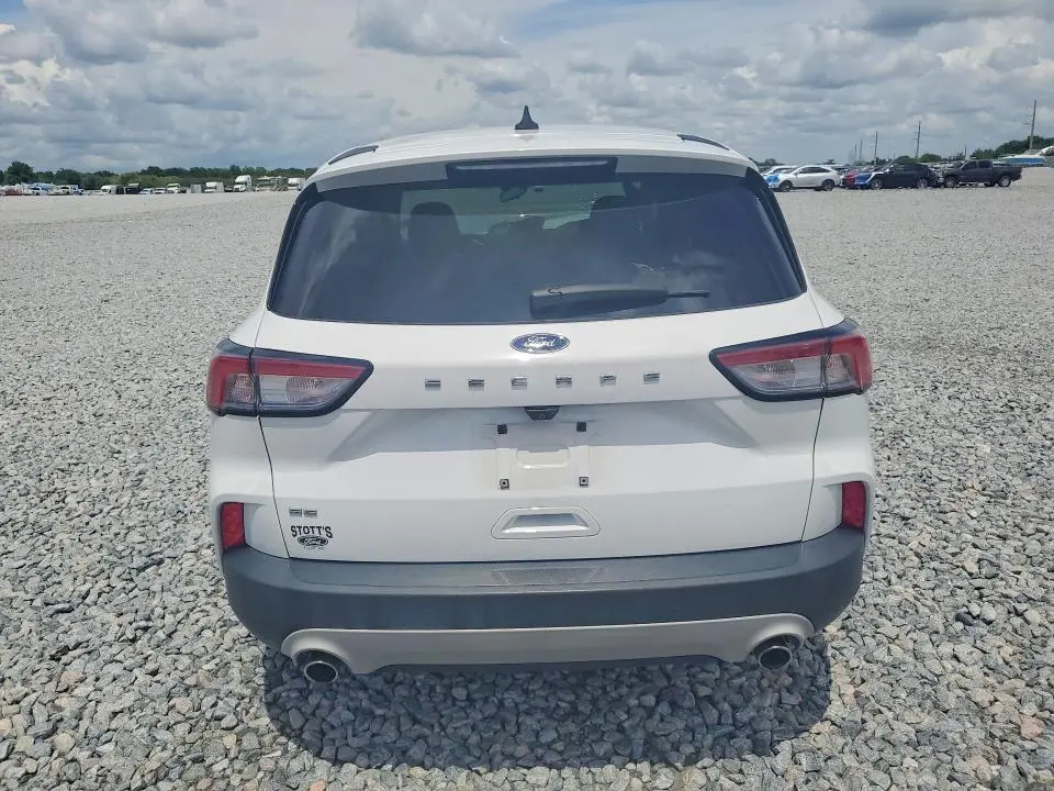 2022 FORD ESCAPE SE  