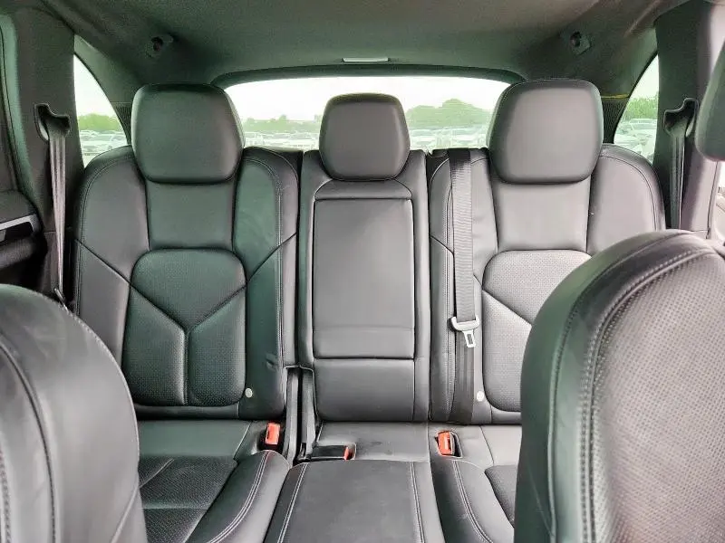 2013 PORSCHE CAYENNE   