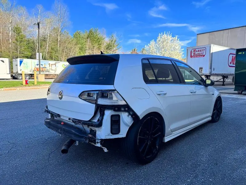 2016 VOLKSWAGEN GOLF R   