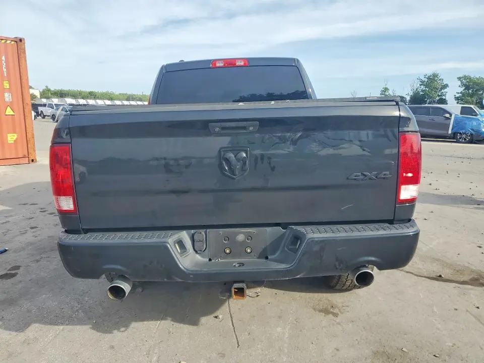 2016 RAM 1500 ST  