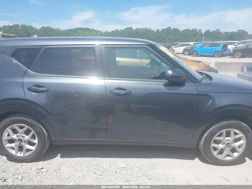 2022 KIA SOUL LX