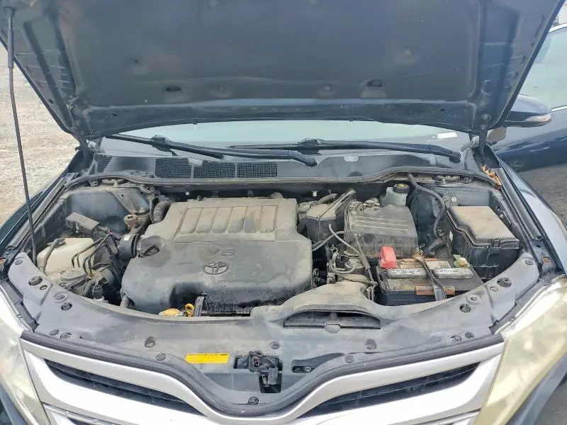 2013 TOYOTA VENZA LE  