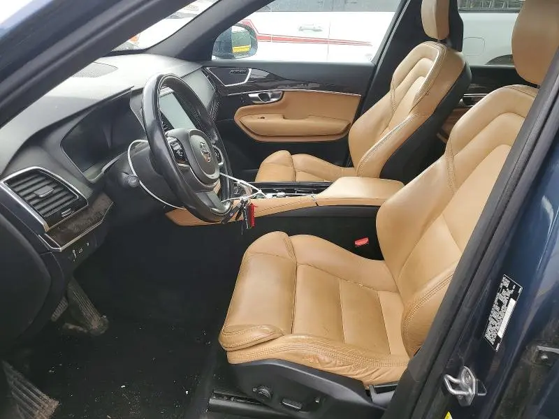 2018 VOLVO XC90 T8  