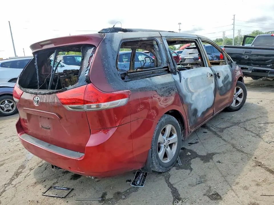 2011 TOYOTA SIENNA LE  