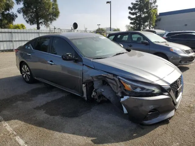 2022 NISSAN ALTIMA SV  