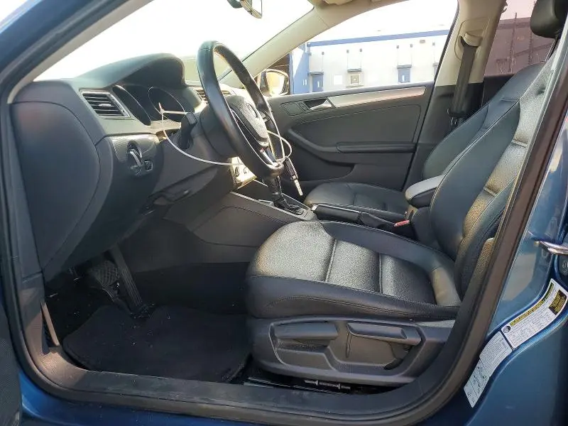 2017 VOLKSWAGEN JETTA SE  