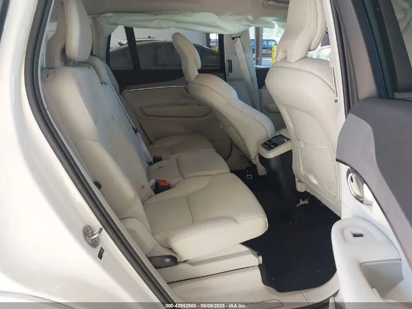 2023 VOLVO XC90 B5 PLUS