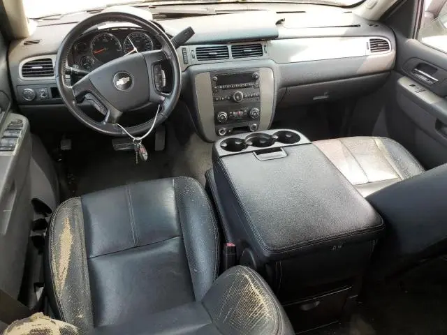 2010 CHEVROLET SUBURBAN C1500 LS  
