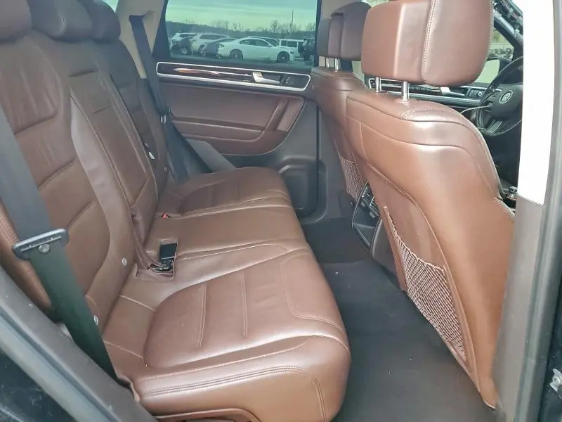 2014 VOLKSWAGEN TOUAREG V6 TDI  
