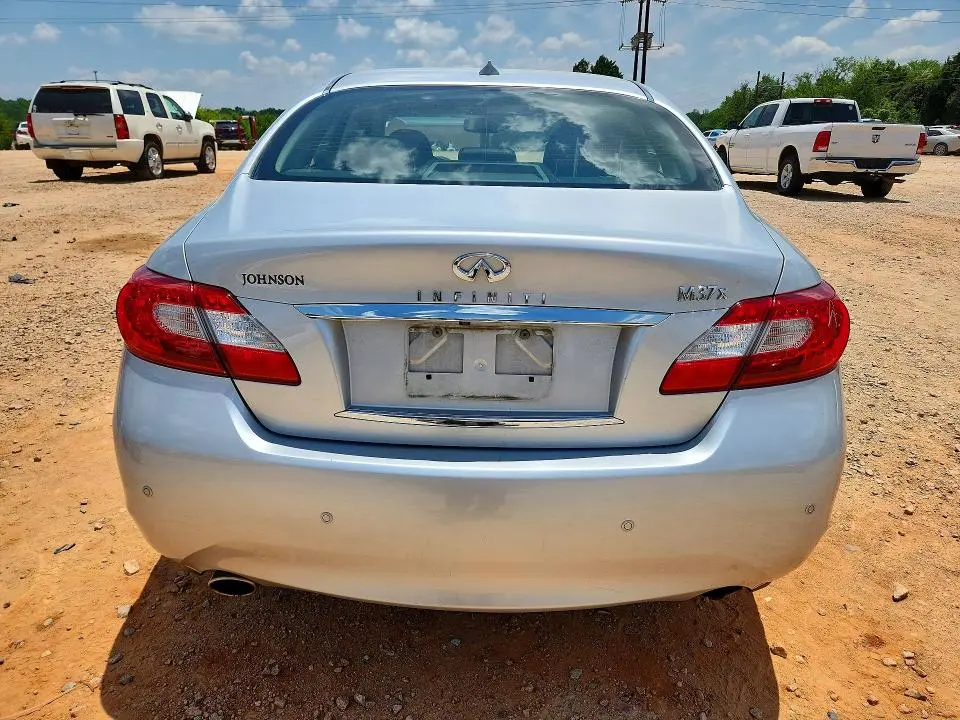 2013 INFINITI M37 X  