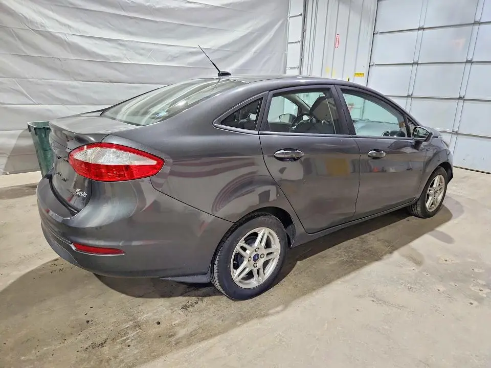 2017 FORD FIESTA SE  