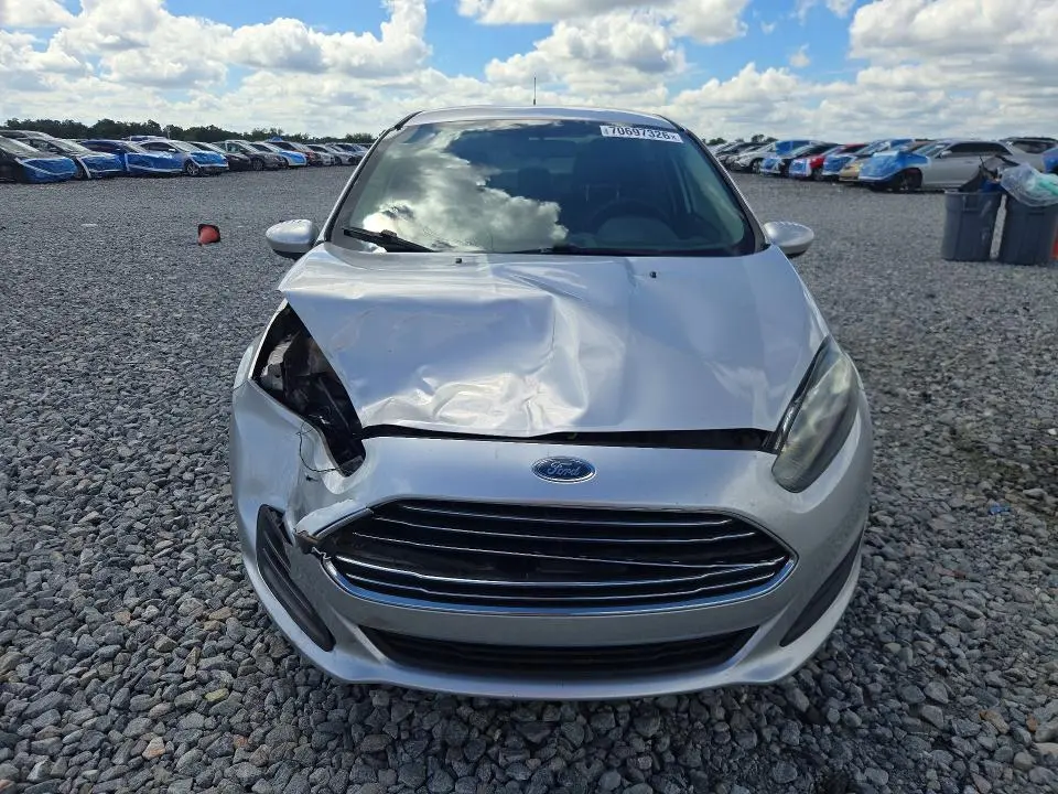 2017 FORD FIESTA SE  