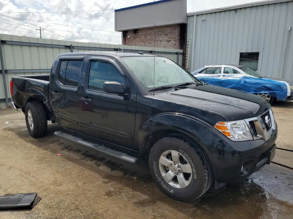 2013 NISSAN FRONTIER S  