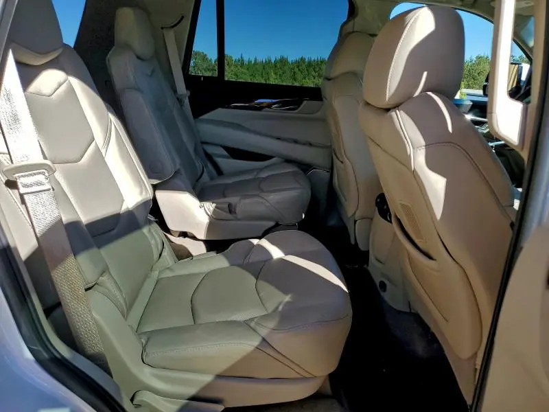 2018 CADILLAC ESCALADE LUXURY  