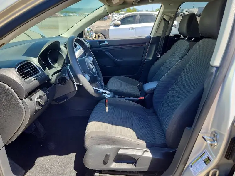 2010 VOLKSWAGEN JETTA S  