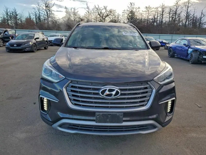 2017 HYUNDAI SANTA FE SE  