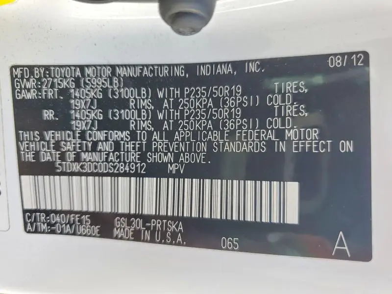 2013 TOYOTA SIENNA SE 8-PASSENGER  