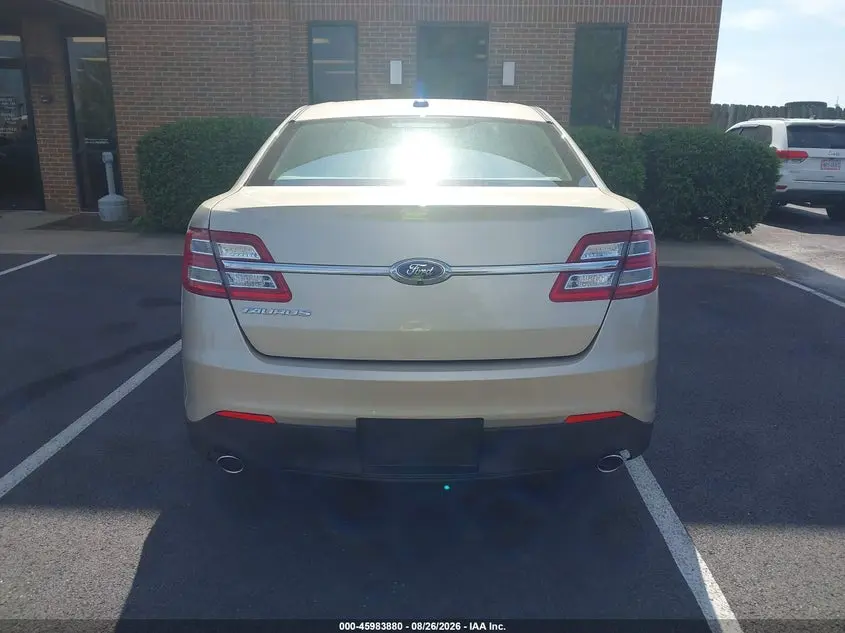 2017 FORD TAURUS SE