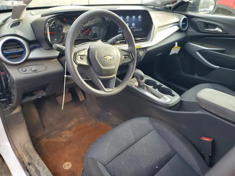 2025 CHEVROLET TRAX LS  