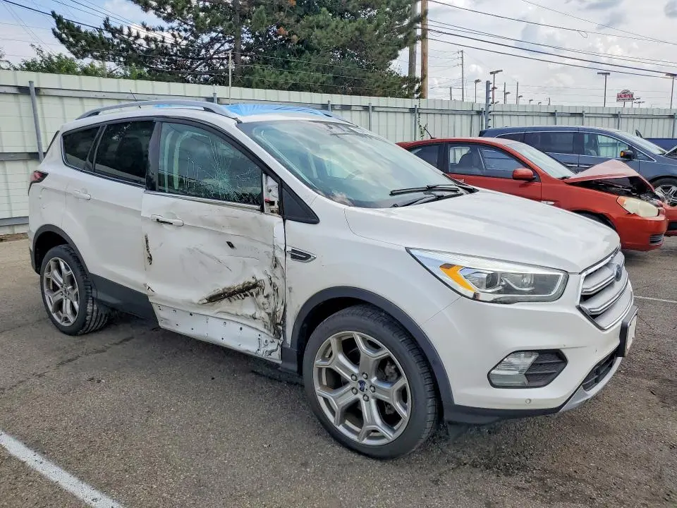 2017 FORD ESCAPE TITANIUM  